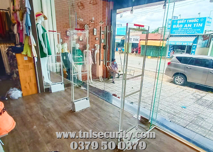 Lap-dat-cong-tu-an-ninh-mic-cho-shop-thoi-trang-tai-Nhon-Trach-Dong-Nai